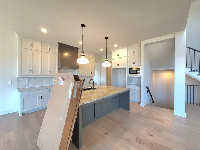 $855,589 | 18221 Oakmont Street, Overland Park, KS 66013