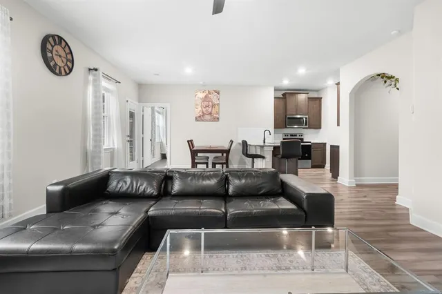 $2,300 | 7632 Thunder River Road, Fort Worth, TX 76120