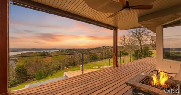 $1,385,000 | 180 Crescent Circle, Hollister, MO 65672