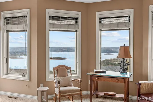 $1,385,000 | 180 Crescent Circle, Hollister, MO 65672