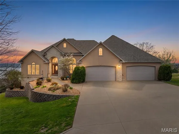 $1,385,000 | 180 Crescent Circle, Hollister, MO 65672