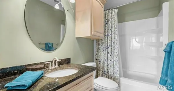 $1,385,000 | 180 Crescent Circle, Hollister, MO 65672