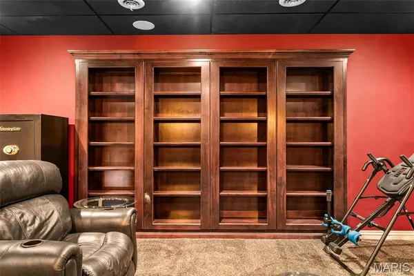 $1,385,000 | 180 Crescent Circle, Hollister, MO 65672