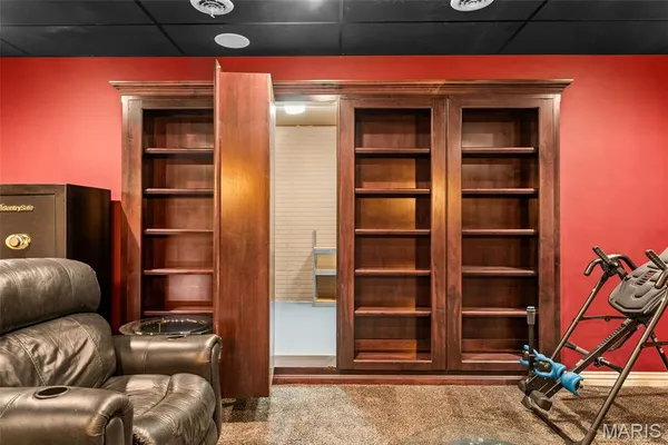 $1,385,000 | 180 Crescent Circle, Hollister, MO 65672