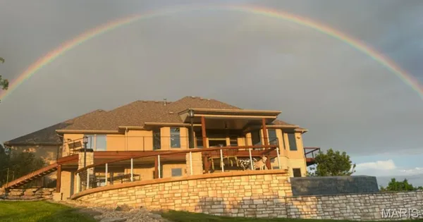 $1,385,000 | 180 Crescent Circle, Hollister, MO 65672