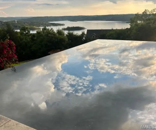 $1,385,000 | 180 Crescent Circle, Hollister, MO 65672