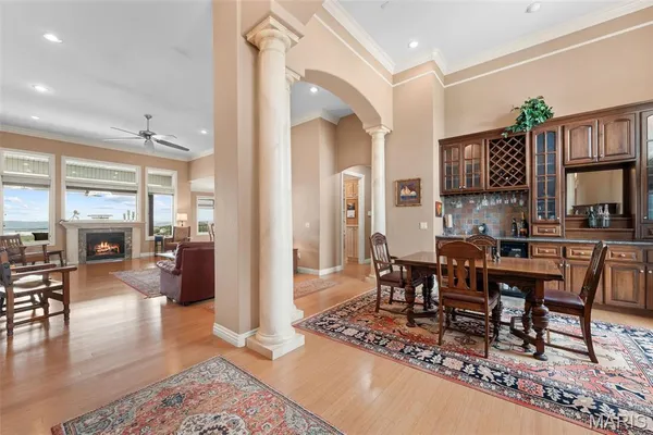 $1,385,000 | 180 Crescent Circle, Hollister, MO 65672