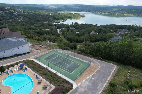 $1,385,000 | 180 Crescent Circle, Hollister, MO 65672