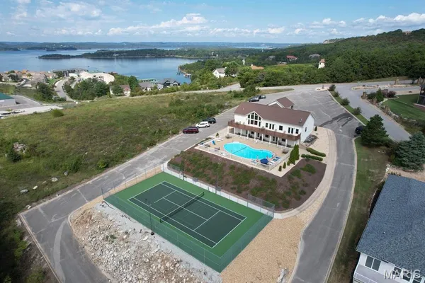 $1,385,000 | 180 Crescent Circle, Hollister, MO 65672