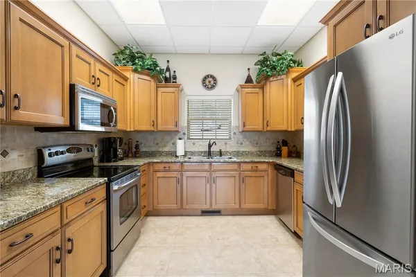 $1,385,000 | 180 Crescent Circle, Hollister, MO 65672