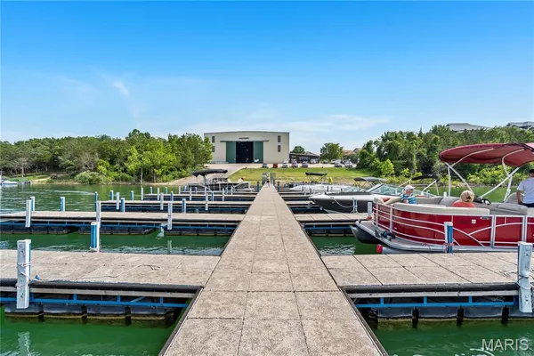 $1,385,000 | 180 Crescent Circle, Hollister, MO 65672