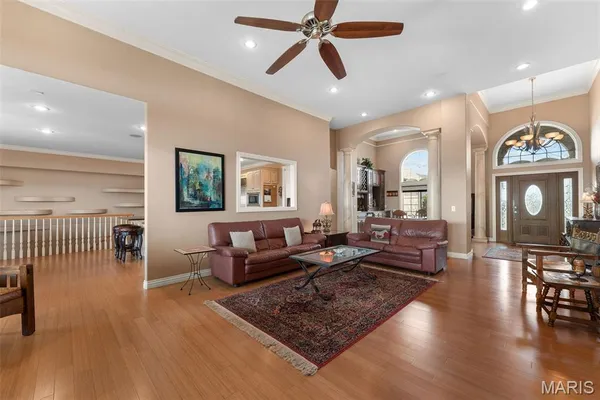 $1,385,000 | 180 Crescent Circle, Hollister, MO 65672