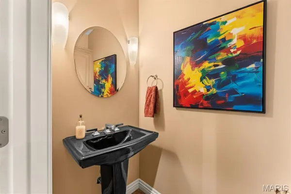 $1,385,000 | 180 Crescent Circle, Hollister, MO 65672