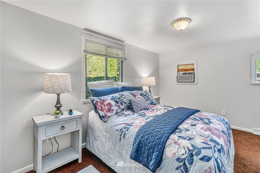 8627 244th Street Southwest Edmonds, WA 98026 - Photo 12 of 24 Gallery Image 12