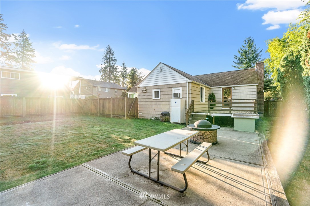 8627 244th Street Southwest Edmonds, WA 98026 - Photo 16 of 24 Gallery Image 16