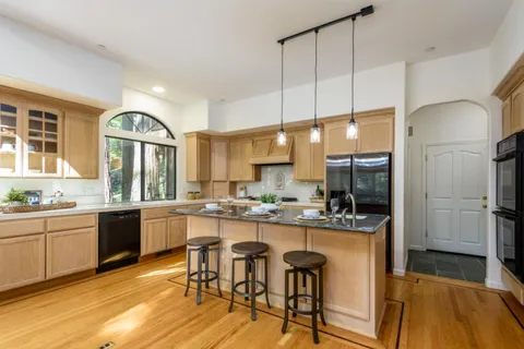 $2,250,000 | 6 Megans Lane, Redwood City, CA 94062