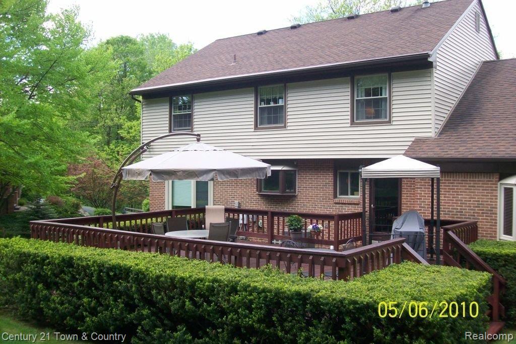 381 Tanglewood Court Rochester, MI 48309 - Photo 22 of 22 Rear Deck