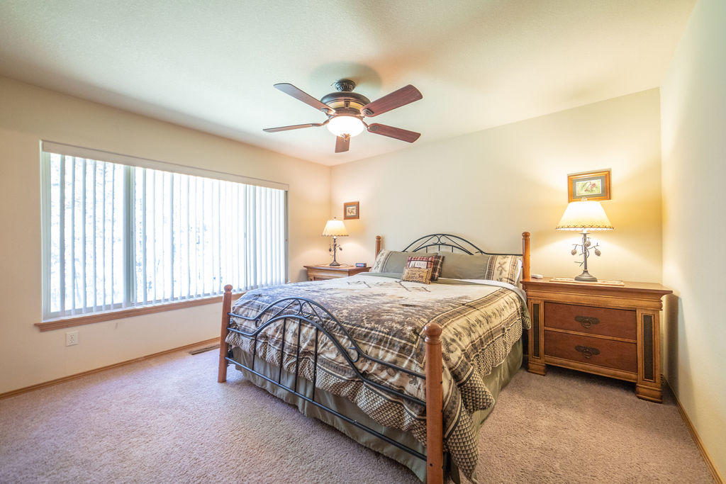 55943 Snow Goose Road Bend, OR 97707 - Photo 15 of 25 PhotoMyListing-18