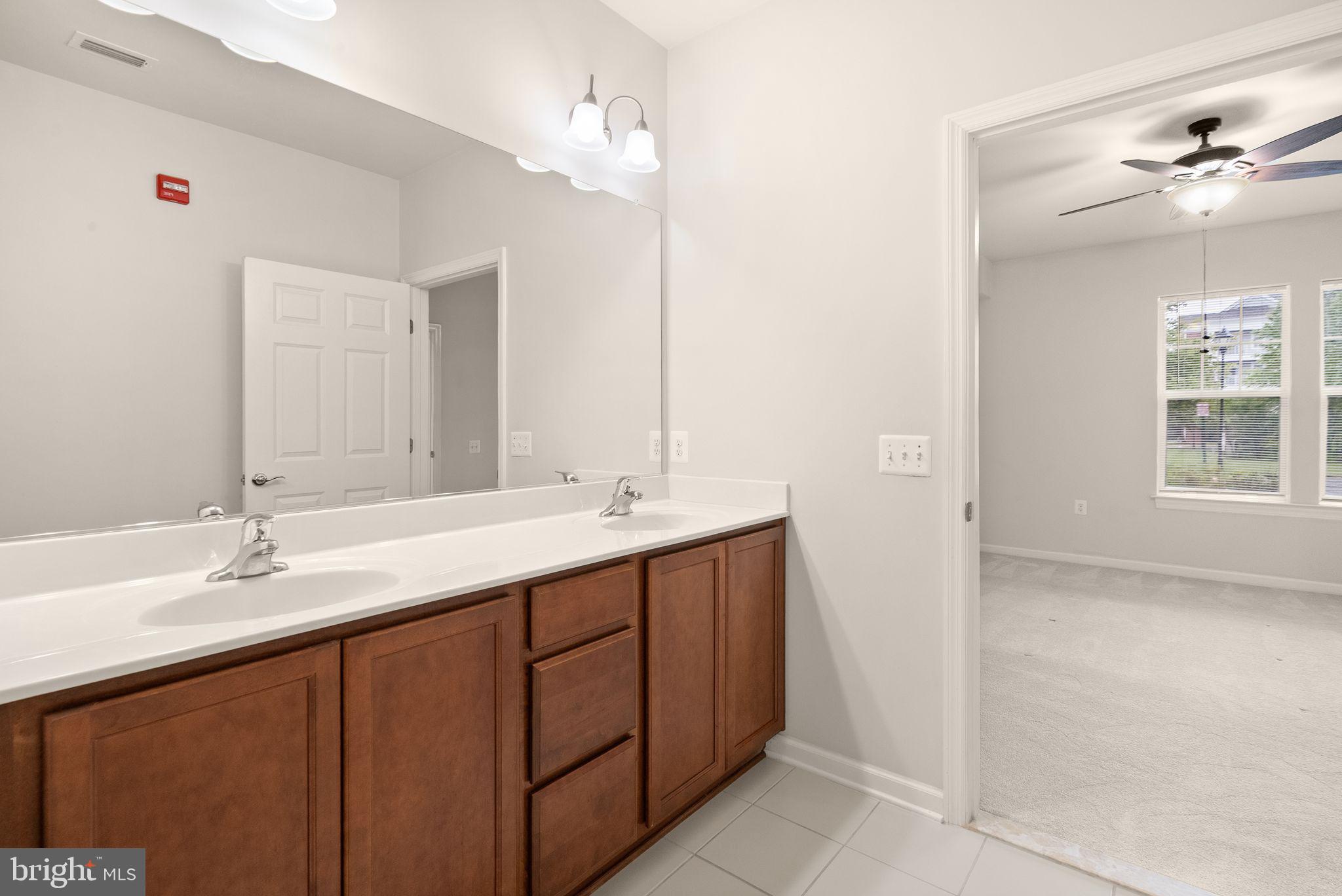 20610 Hope Spring Terrace, Unit 104 Ashburn, VA 20147 - Photo 17 of 38 Full Bathroom
