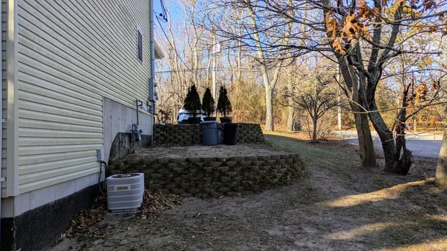 a view of a entrance of the house