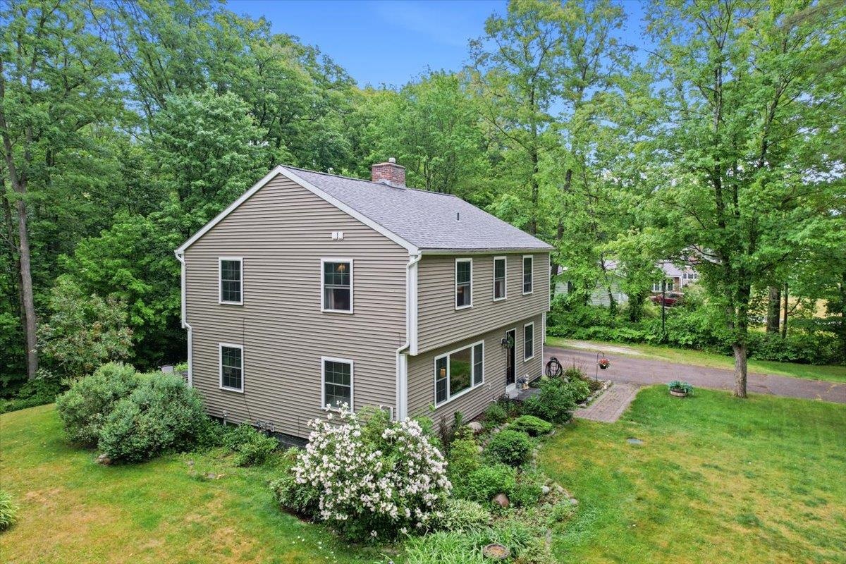 14 Forest Road Essex, VT 05452 - Photo 4 of 38 Gallery Image 4