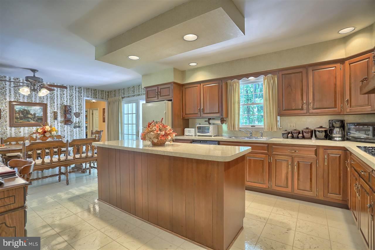 1250 Kuhn Road Boiling Springs, PA 17007 - Photo 11 of 25 Gallery Image 11