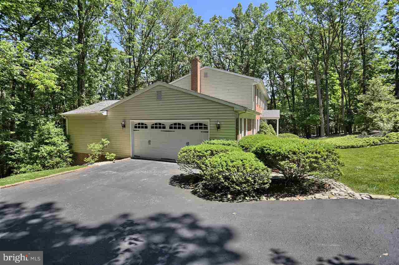 1250 Kuhn Road Boiling Springs, PA 17007 - Photo 4 of 25 Gallery Image 4