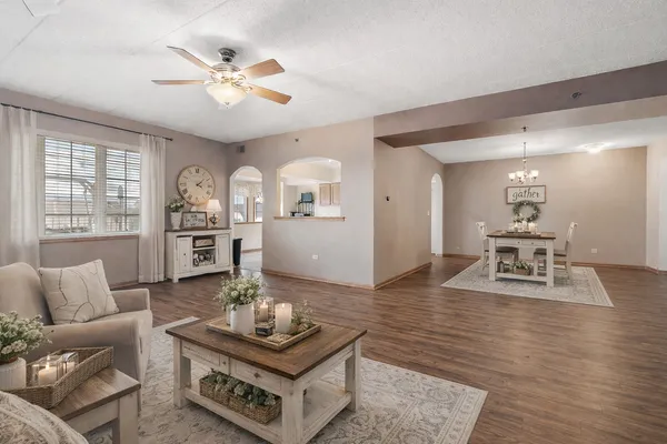 $279,900 | 7935 Trinity Circle, Unit 1SE, Tinley Park, IL 60487