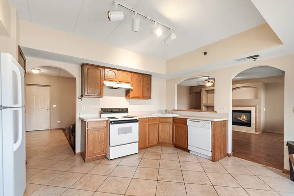 $279,900 | 7935 Trinity Circle, Unit 1SE, Tinley Park, IL 60487