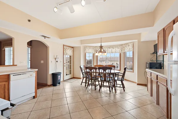 $279,900 | 7935 Trinity Circle, Unit 1SE, Tinley Park, IL 60487