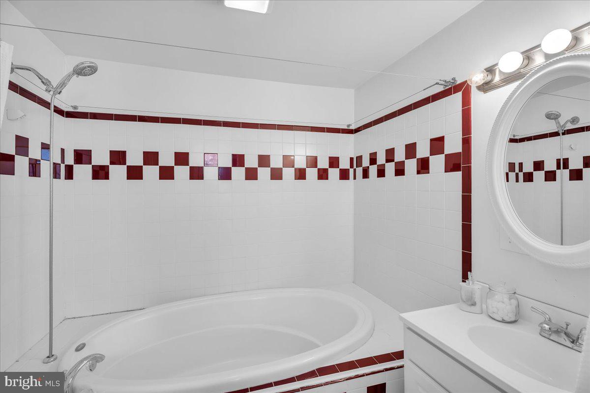 823 South 10th Street Philadelphia, PA 19147 - Photo 15 of 28
