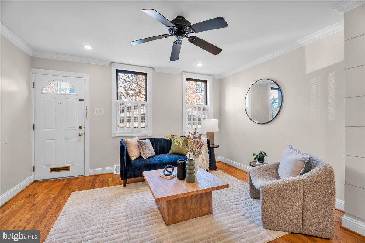 823 South 10th Street Philadelphia, PA 19147 - Photo 4 of 28
