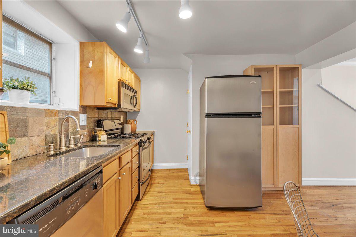 823 South 10th Street Philadelphia, PA 19147 - Photo 8 of 28