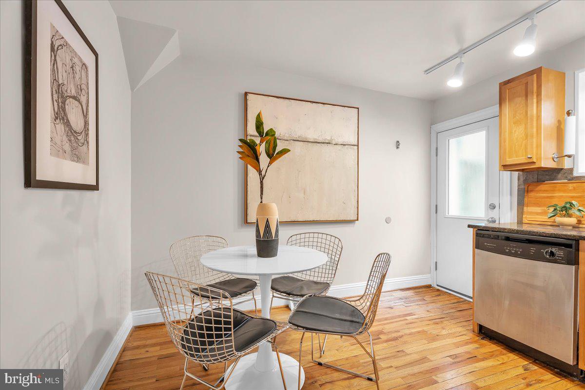 823 South 10th Street Philadelphia, PA 19147 - Photo 10 of 28
