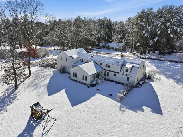 $2,325,000 | 89 Indian Trail, Duxbury, MA 02332