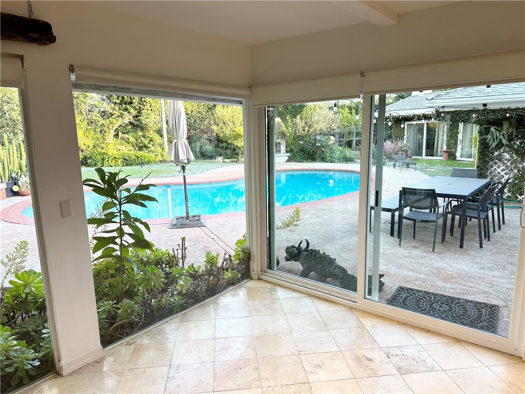 27424 Rainbow Ridge Road Palos Verdes Peninsula, CA 90274 - Photo 13 of 47