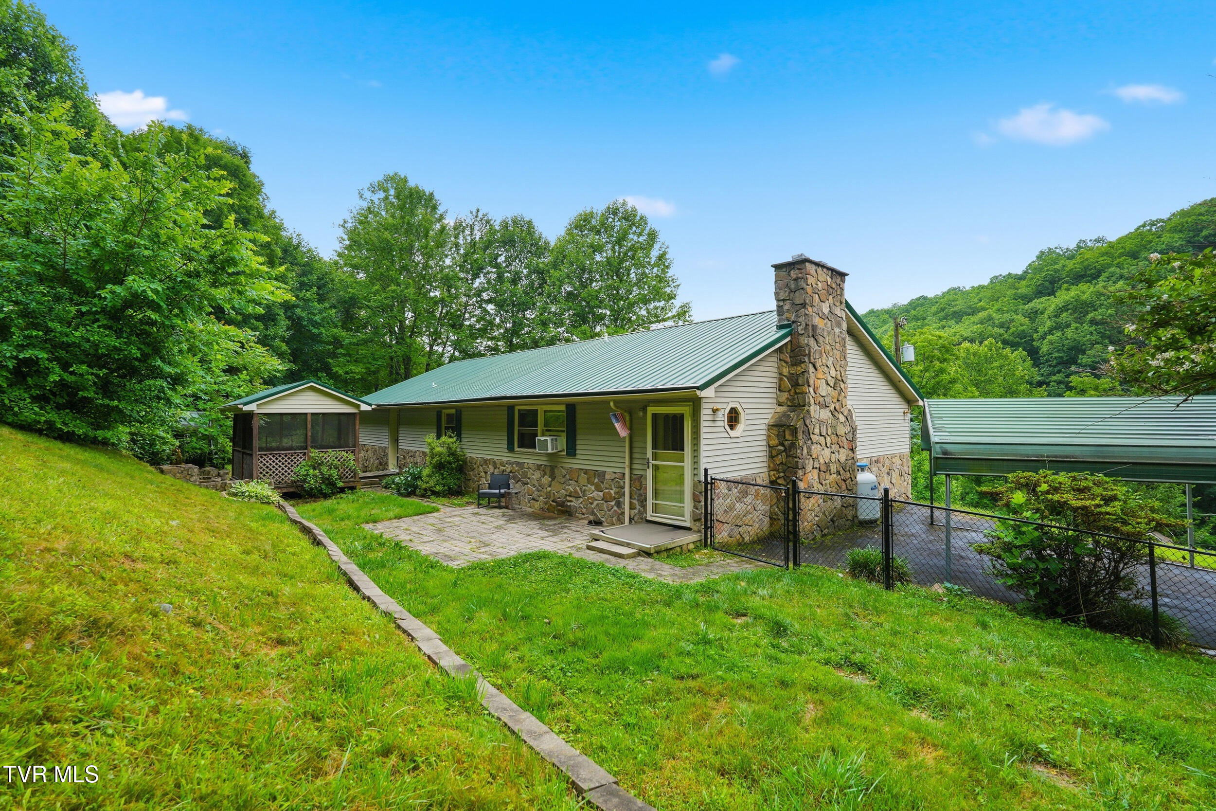 5100 Chandler Road Big Stone Gap, VA 24219 - Photo 3 of 42 33_5100 chandler rd-13