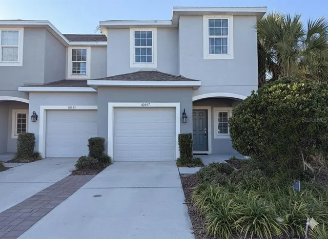 $2,100 | 10557 Oakside Drive, Palmetto, FL 34221