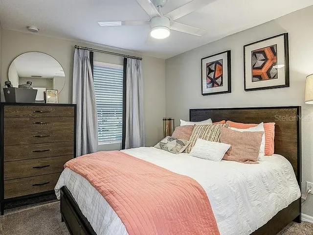 $2,100 | 10557 Oakside Drive, Palmetto, FL 34221