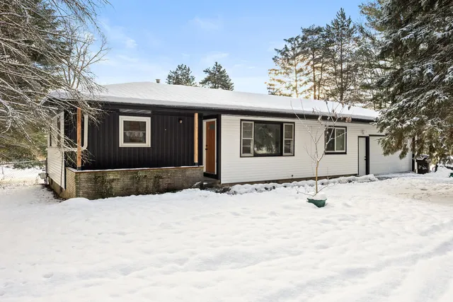 $244,900 | 1600 East Webb Road, Dewitt, MI 48820