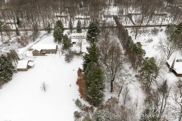 $249,900 | 1600 East Webb Road, Dewitt, MI 48820