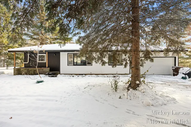 $244,900 | 1600 East Webb Road, Dewitt, MI 48820