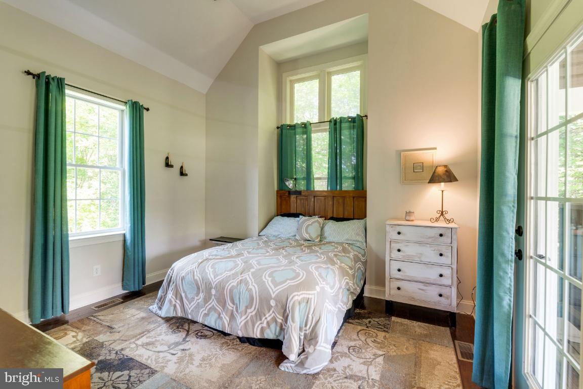 383 Watters Road New Park, PA 17352 - Photo 28 of 84 GUEST BEDROOM (6)