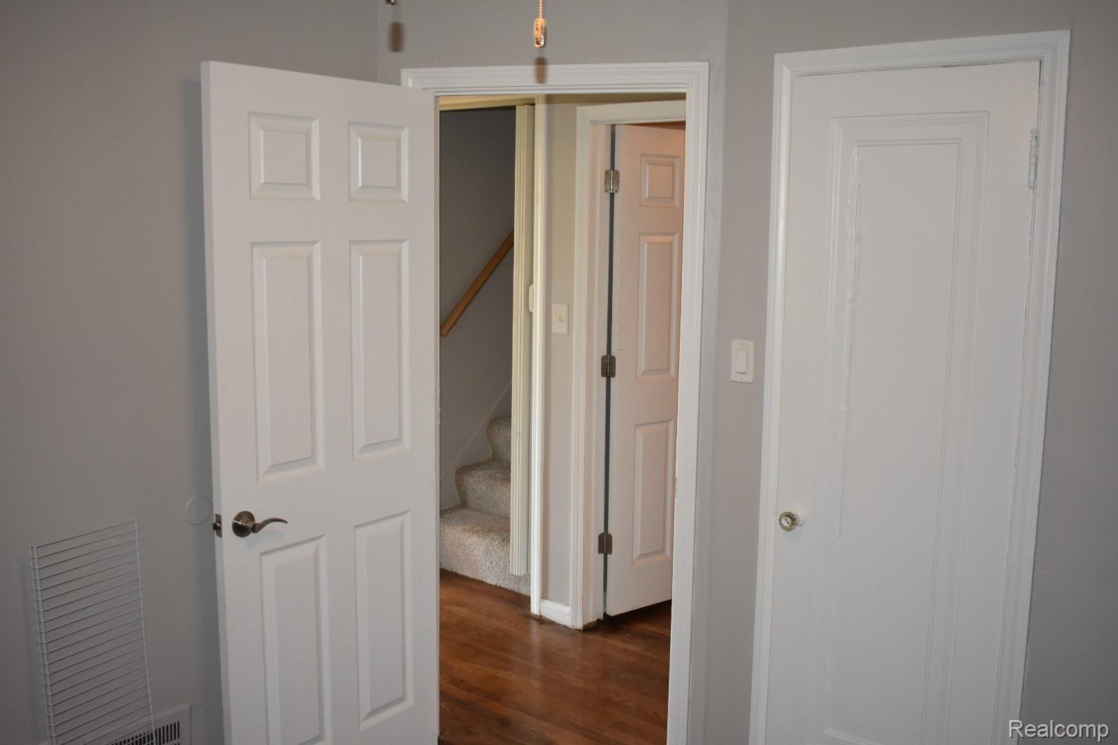 6505 Pelham Road Allen Park, MI 48101 - Photo 20 of 31 DSC_0165.JPG