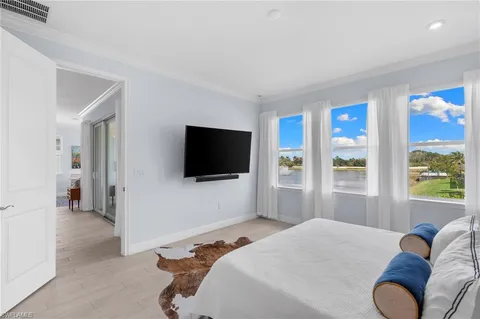 $585,000 | 4620 Arboretum Circle, Unit 201, Naples, FL 34112