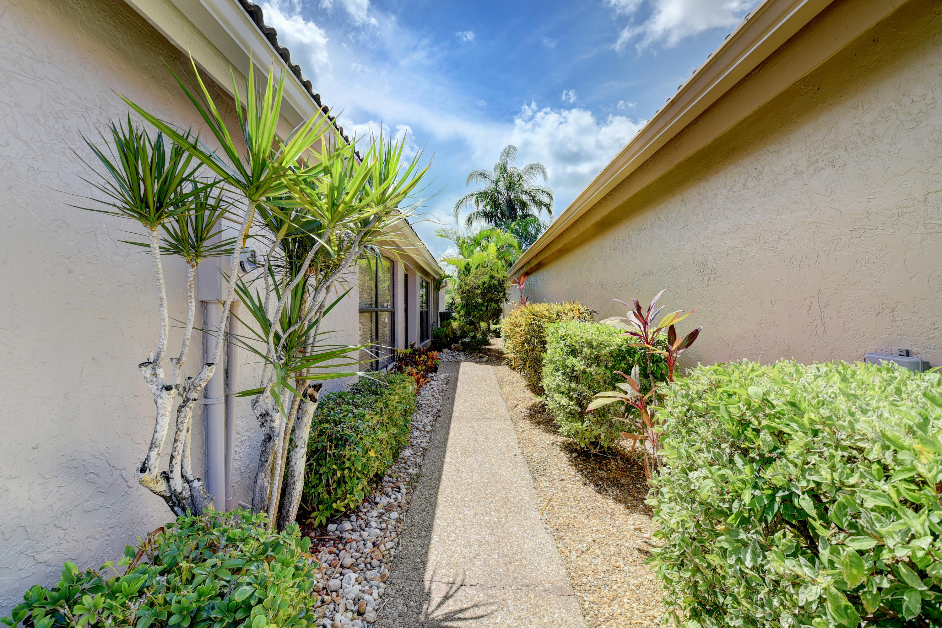 21399 Bridgeview Drive Boca Raton, FL 33428 - Photo 3 of 65 Virtuals1 (3)