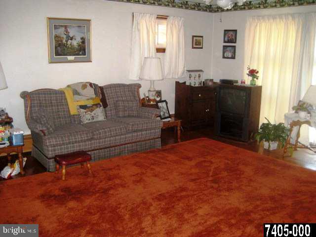 265 Diller Road Hanover, PA 17331 - Photo 5 of 8