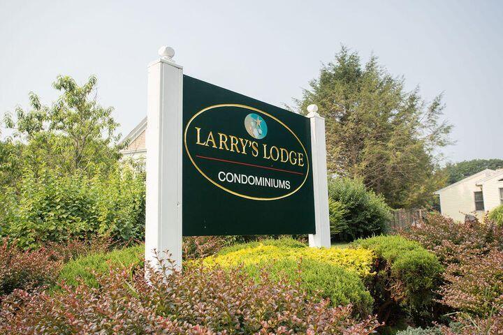 13 Larry's Lodge, Unit 13 Ogunquit, ME 03907 - Photo 3 of 32 larrys lodge