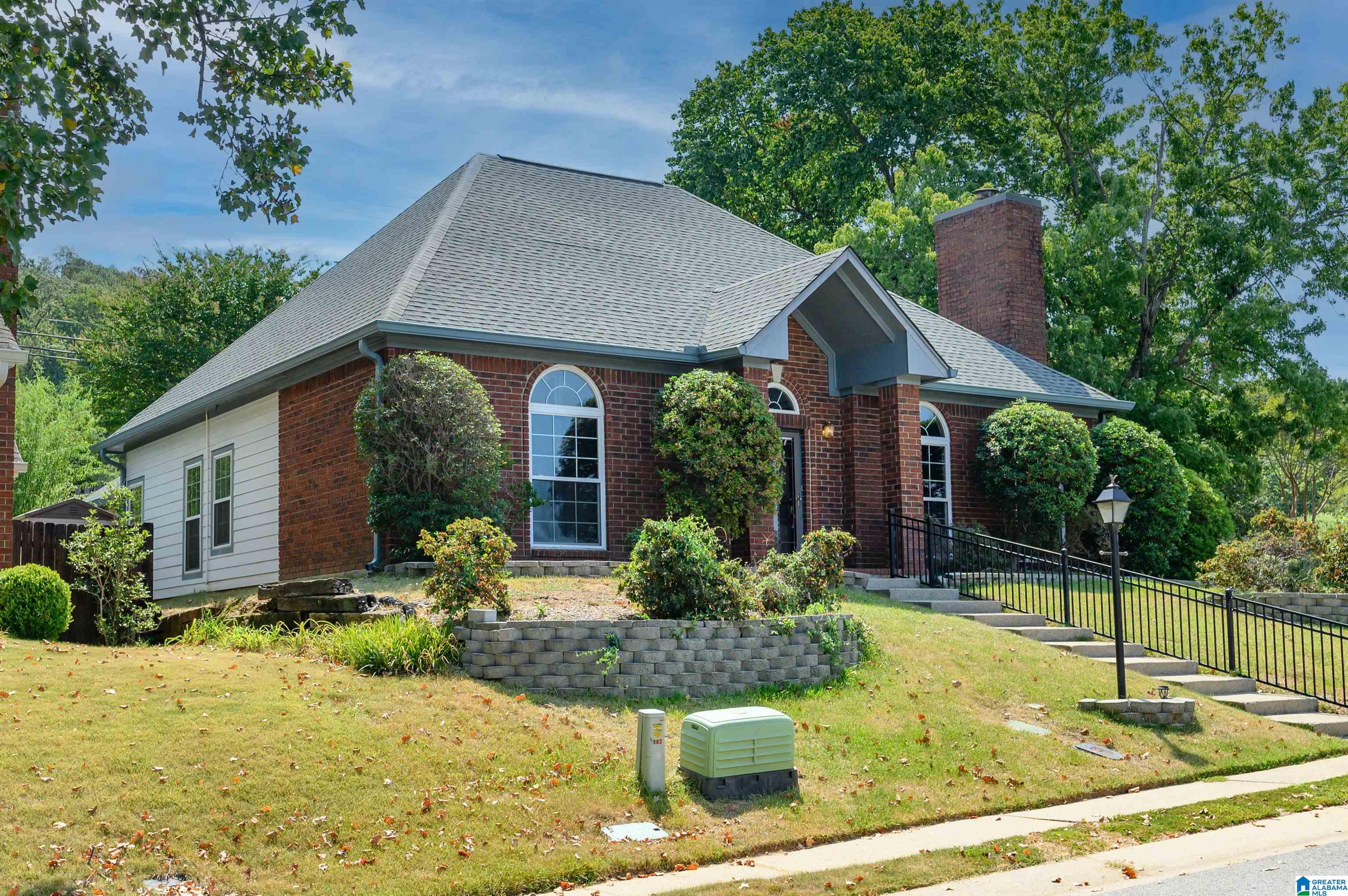 100 Braxton Way Pelham, AL 35124 - Photo 3 of 44