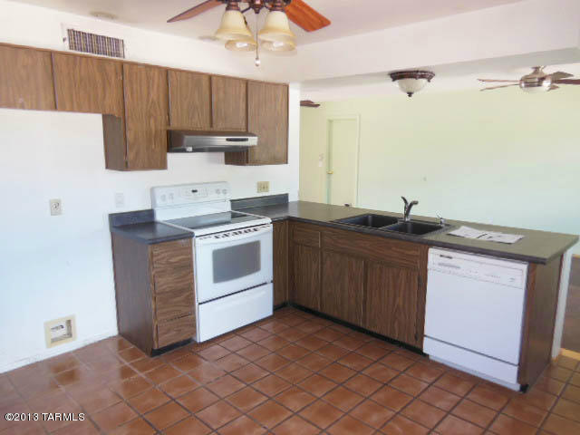 8494 East Desert Spring Street Tucson, AZ 85730 - Photo 8 of 23
